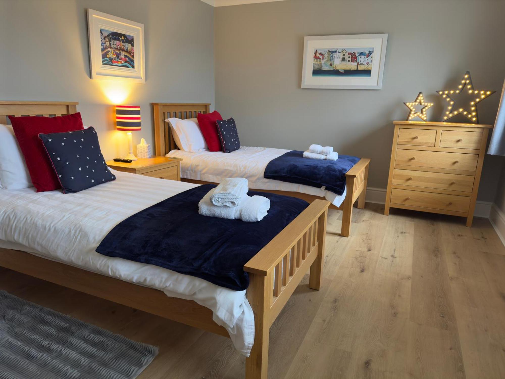 Vast, Elegant Home With Indoor Pool & Sauna Near Popular Golf Course Kington  Eksteriør billede