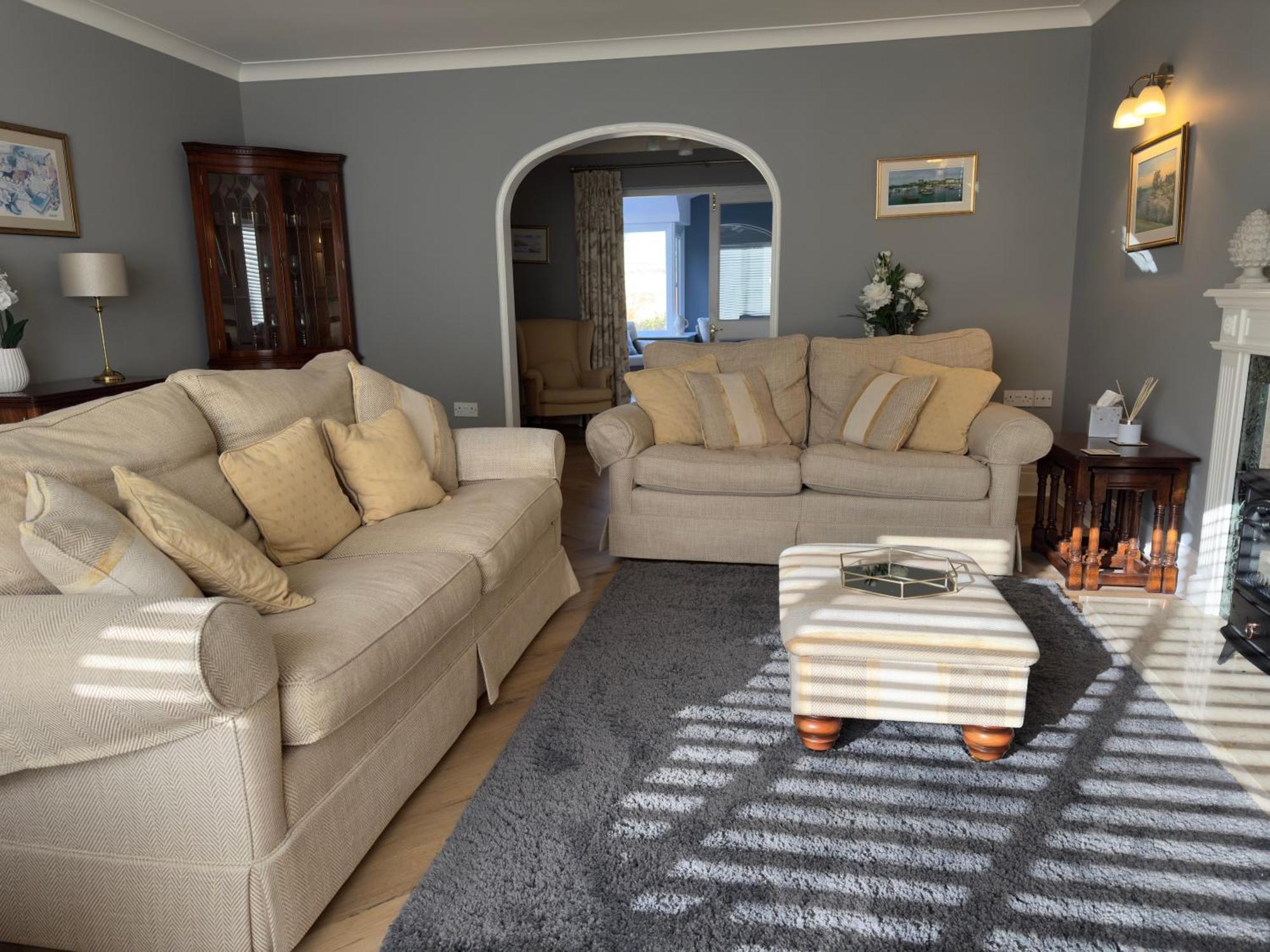 Vast, Elegant Home With Indoor Pool & Sauna Near Popular Golf Course Kington  Eksteriør billede