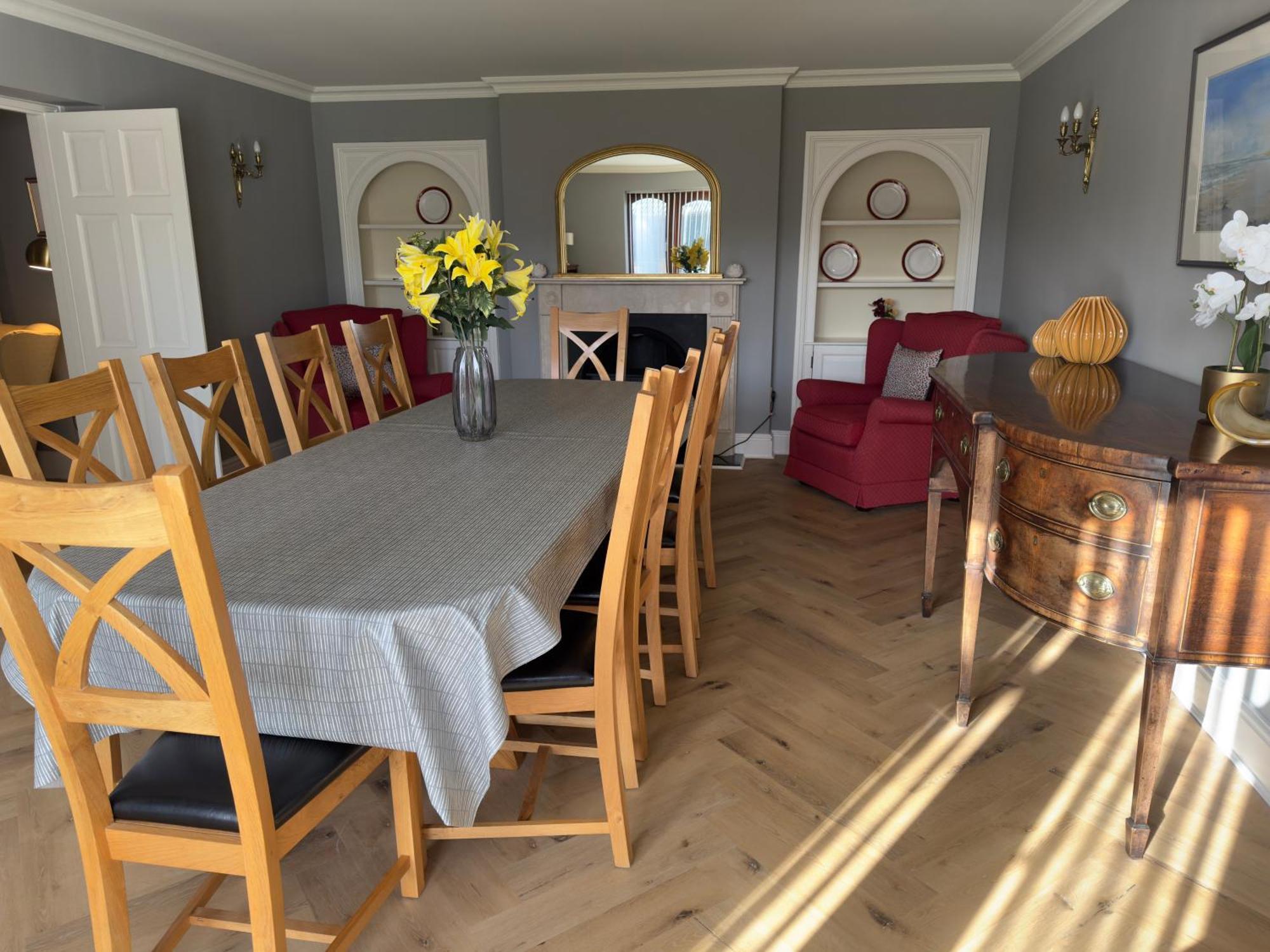 Vast, Elegant Home With Indoor Pool & Sauna Near Popular Golf Course Kington  Eksteriør billede