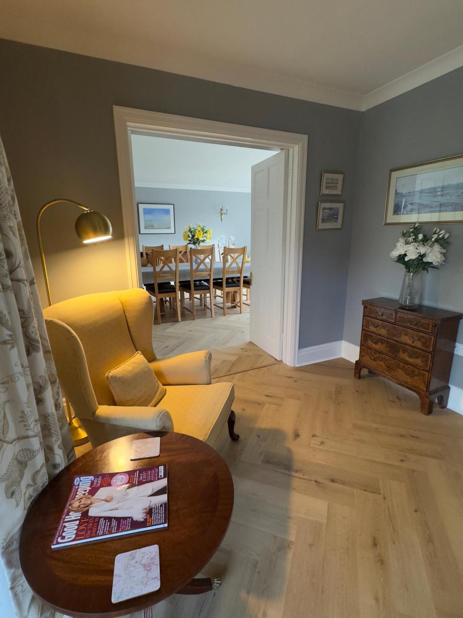 Vast, Elegant Home With Indoor Pool & Sauna Near Popular Golf Course Kington  Eksteriør billede